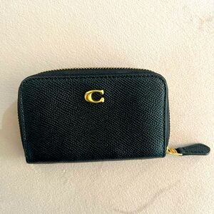 COACH Essential Small Zip Around Card Case